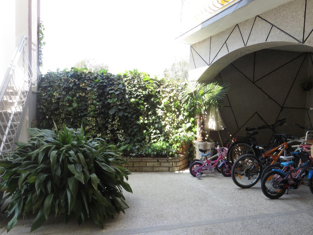 Apartments Tonka Pakoštane Extérieur photo