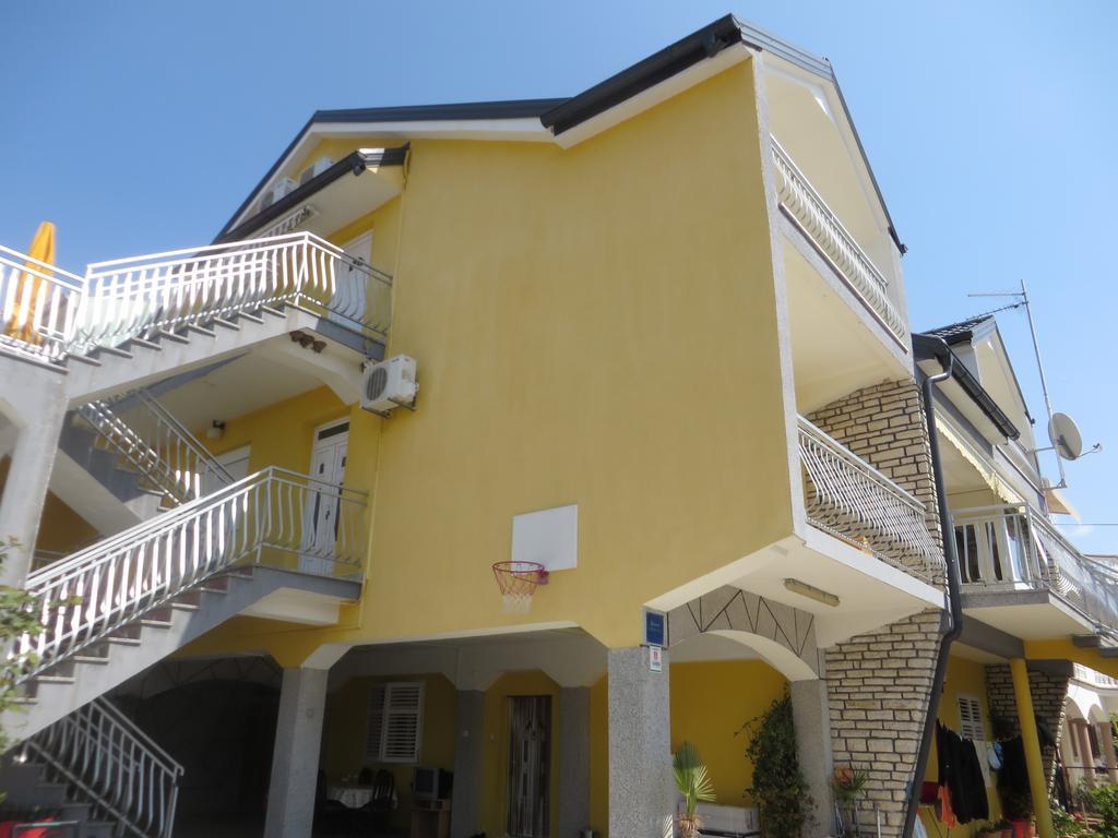 Apartments Tonka Pakoštane Extérieur photo