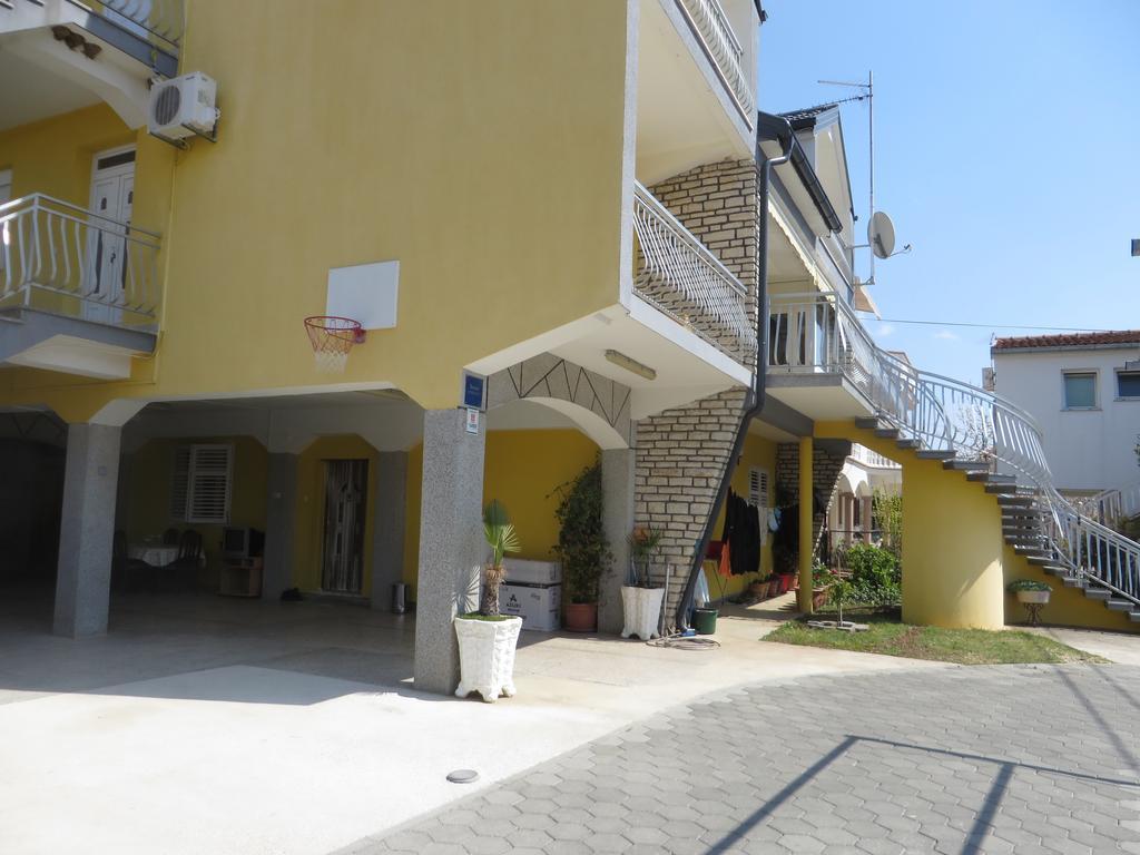 Apartments Tonka Pakoštane Extérieur photo