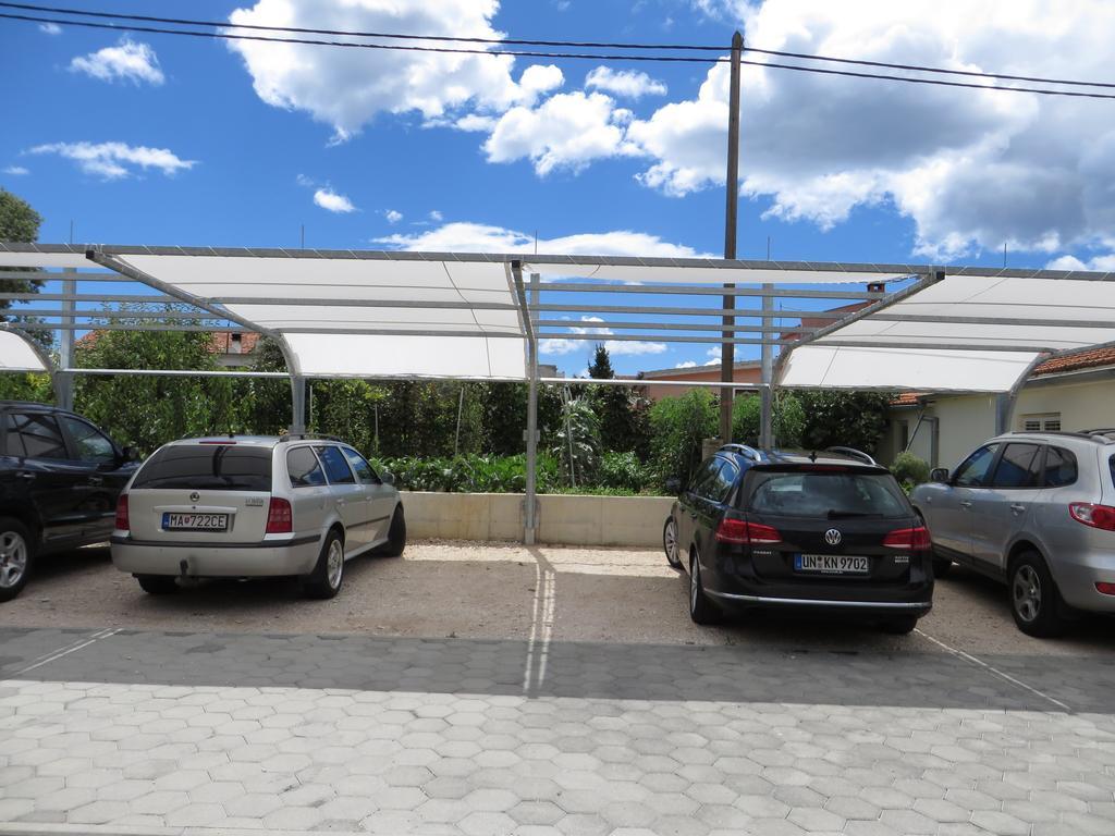 Apartments Tonka Pakoštane Extérieur photo
